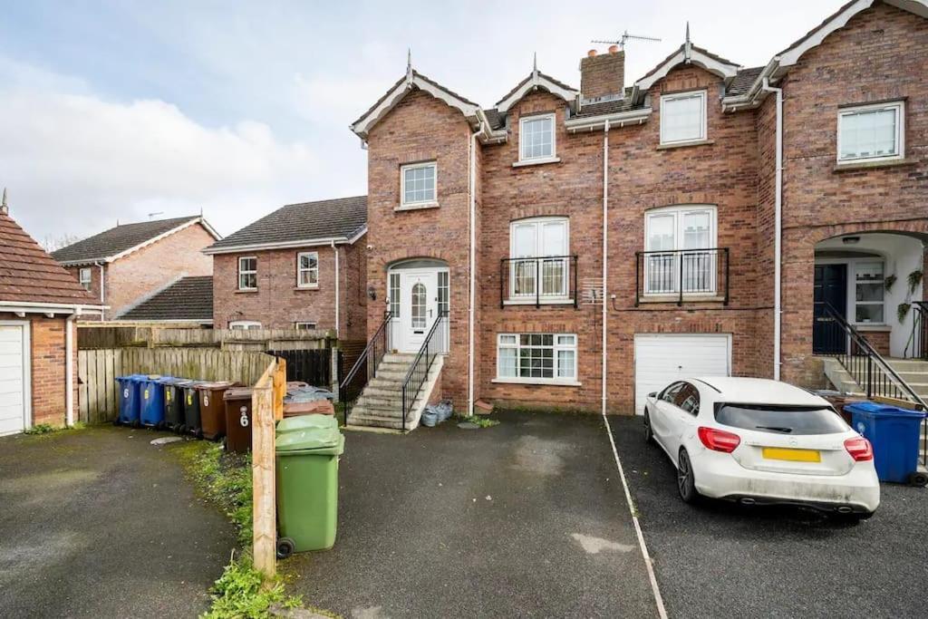 Lovely One Bedroom Flat. ベルファスト エクステリア 写真