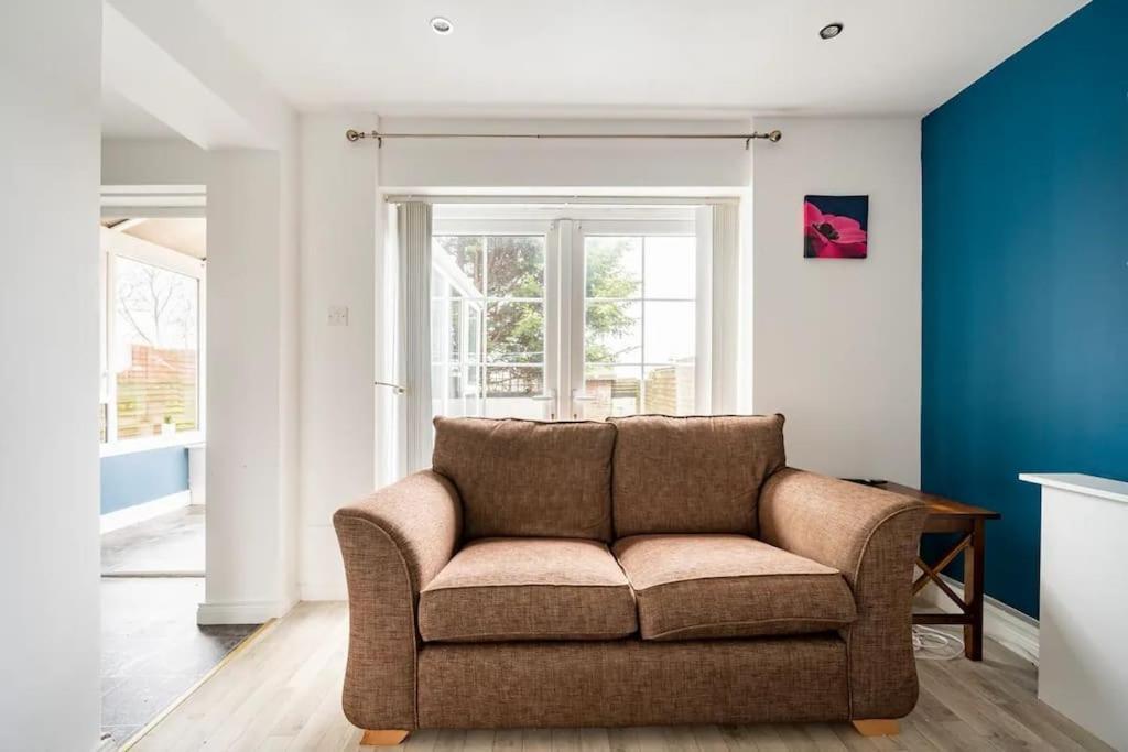 Lovely One Bedroom Flat. ベルファスト エクステリア 写真